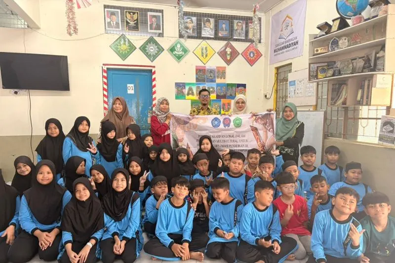 Dosen UMPR Kenalkan Kearifan Lokal Kalteng di Sekolah Indonesia Kuala Lumpur untuk Perkuat Diplomasi Pendidikan