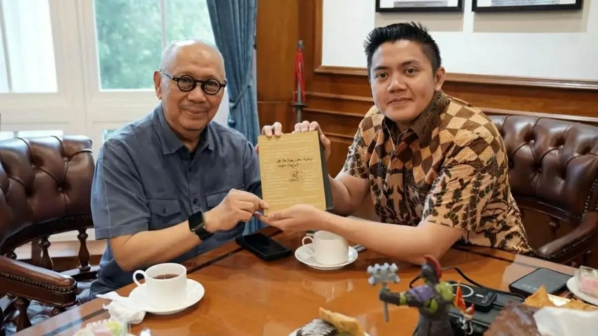 Seskab Teddy Indra Wijaya Terima Kunjungan Ebiet G. Ade, Bahas Dukungan bagi Ekosistem Musik