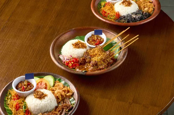 The People’s Cafe Berkolaborasi dengan Bu Rudy, Hadirkan Tiga Menu Lokal dengan Sentuhan Baru