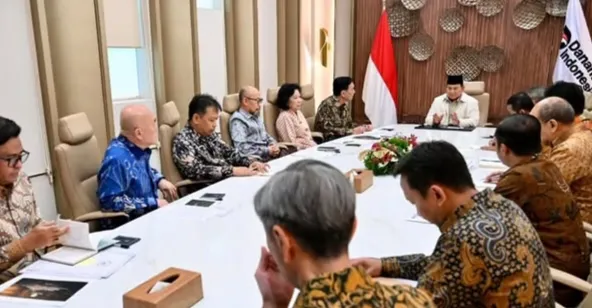 Prabowo Bahas Dampak Ekonomi Global Bersama Luhut dan Sejumlah Menteri, Pemerintah Pastikan BBM dan Gas Cukup