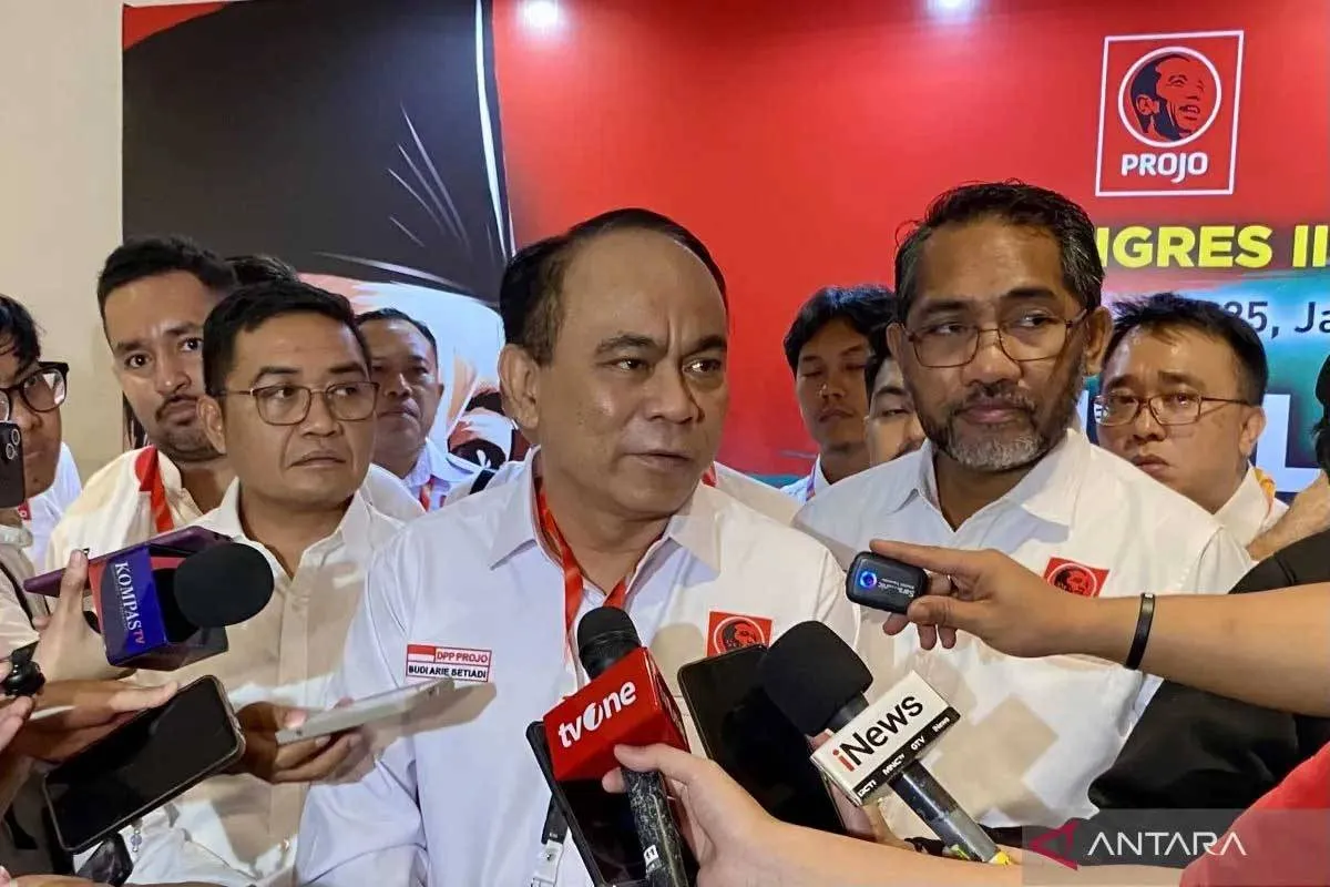 Budi Arie Sampaikan Agenda ProJo kepada Jokowi saat Silaturahmi Lebaran di Solo