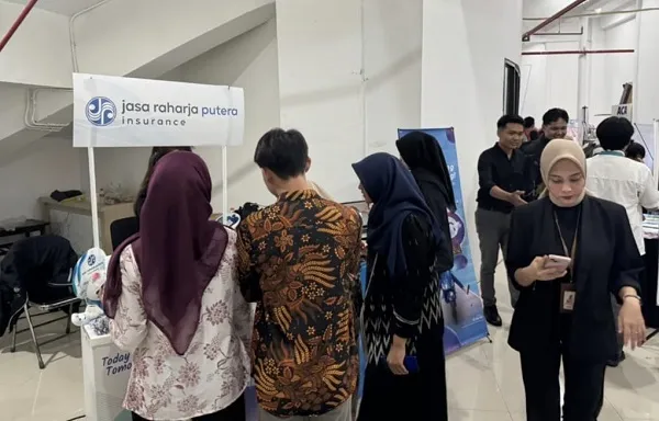 Jasaraharja Putera Buka Booth Edukasi Asuransi di Universitas Jember untuk Perkuat Literasi Keuangan Mahasiswa