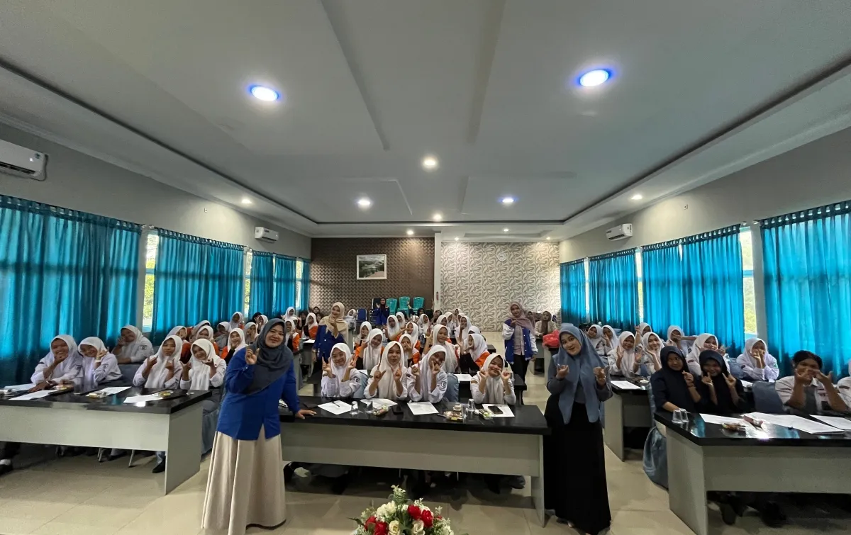Universitas Deztron Indonesia Gelar PKM di SMK Negeri 1 Percut Sei Tuan, Bahas Edukasi Gizi tentang Anemia
