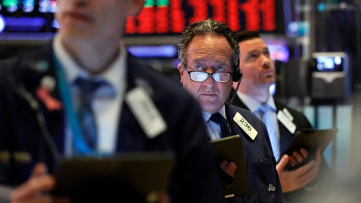 UBS Turunkan Rekomendasi Saham AS ke “Benchmark”, Soroti Risiko Dolar, Valuasi Mahal, dan Ketidakpastian Kebijakan