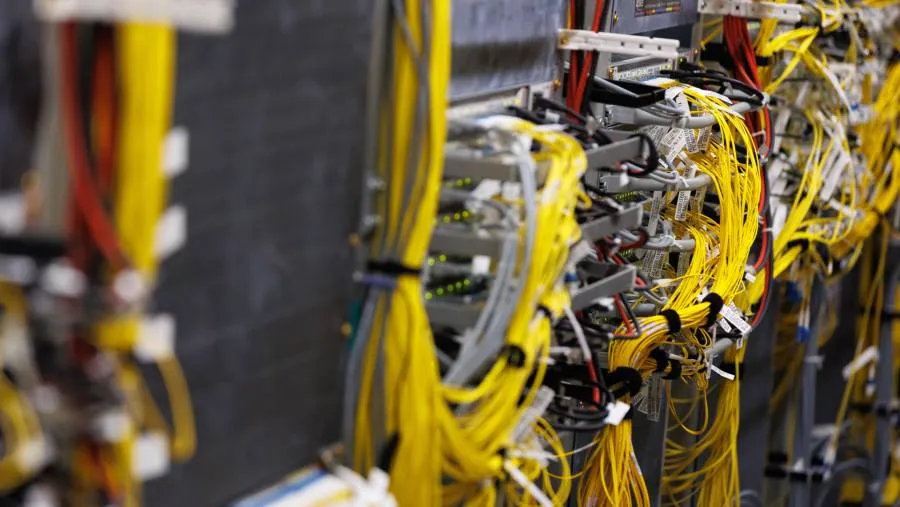 Pemerintah Lelang Spektrum 700 MHz dan 2,6 GHz untuk Perluas Jangkauan dan Kapasitas Internet
