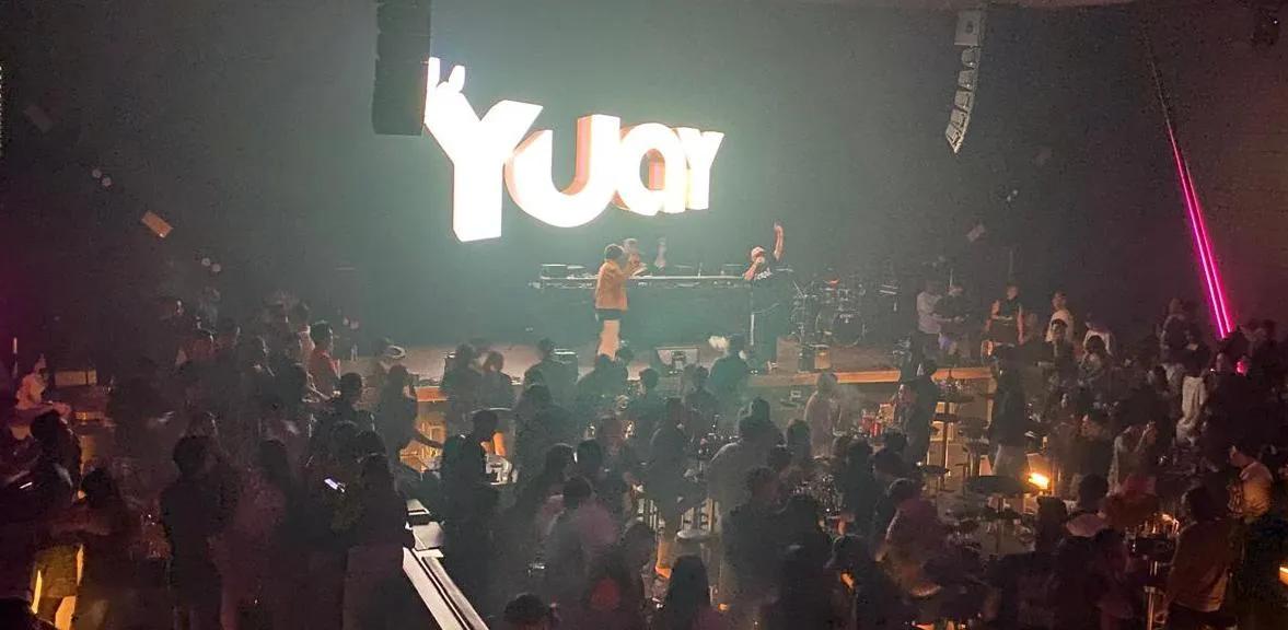 DJ Yuay Hibur Pengunjung di Exodus Kendari dengan Set EDM dan House