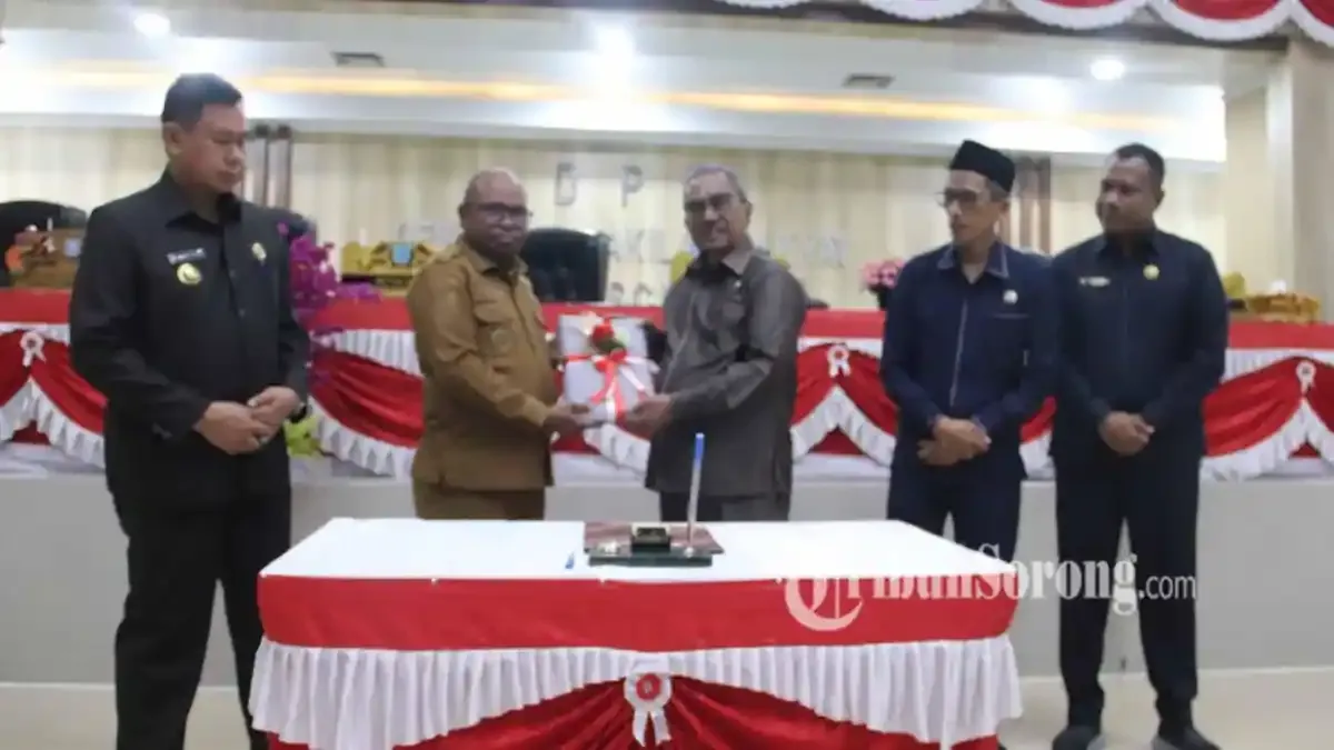 Wali Kota Sorong Sampaikan LKPJ 2025 di DPRD, Tekankan Transparansi dan Akuntabilitas