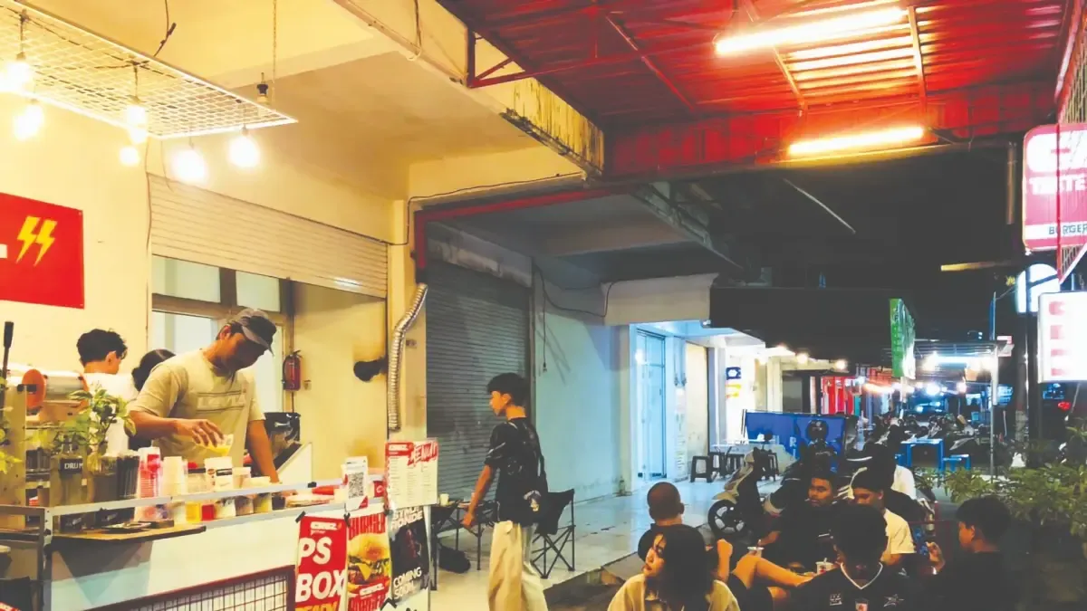 Burger Handmade Anak Muda Muncul sebagai Tren Kuliner Baru di Kota Blitar