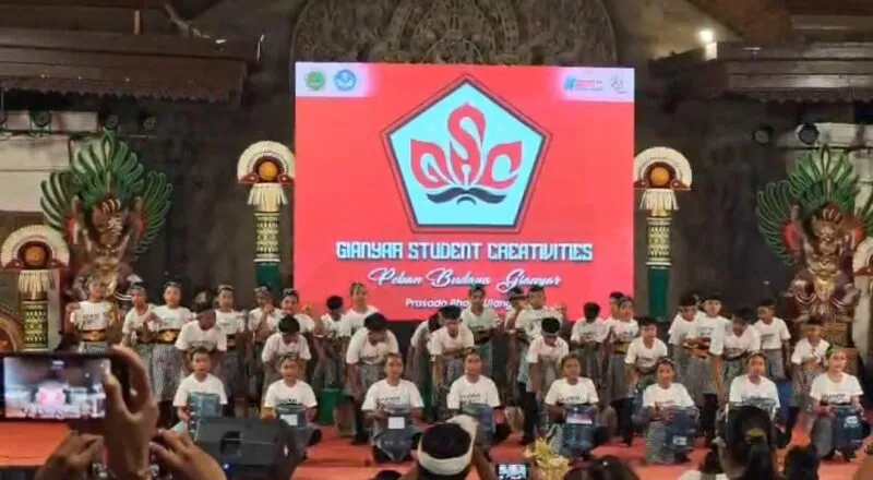 Teater Musik “LULUWIH” Gugus Sayan di GSC 2026 Angkat Pesan Pengelolaan Sampah