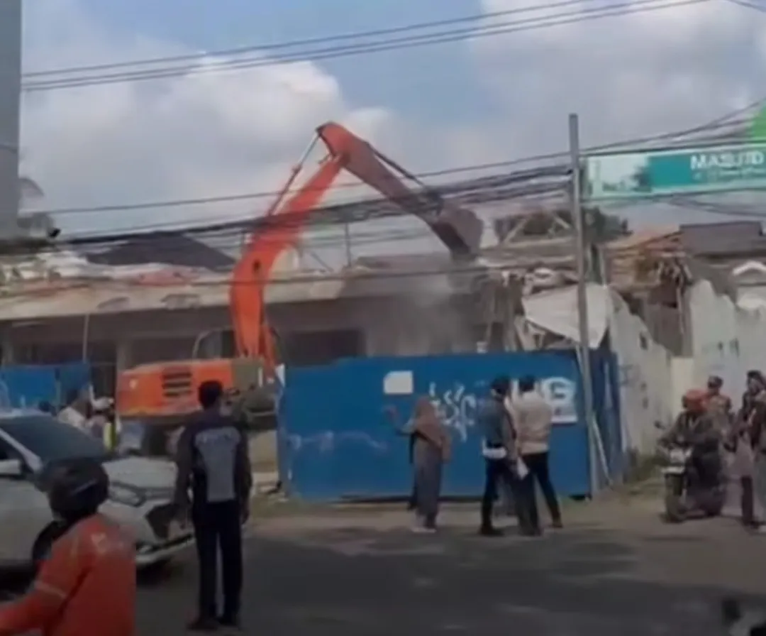Pemkot Palembang Bongkar Enam Ruko di Jalan Demang Lebar Daun Karena Langgar Tata Ruang dan GSB