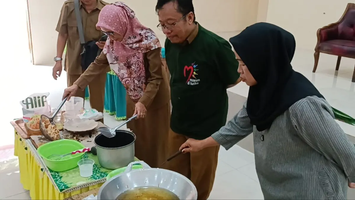 Pemprov Kalsel Gelar Belajar Bersama Pembuatan Kue Tradisional di Museum Lambung Mangkurat