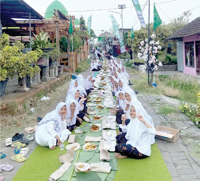 Menu Harian Pondok Pesantren Manba’ul Ulum Hajasi Kota Batu Disusun Berdasarkan Usulan Santri