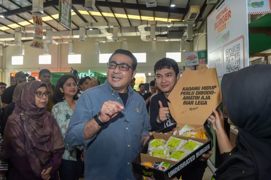 Menekraf Hadiri Pembukaan Festival Burger Dunia, Dorong Kolaborasi dan Daya Saing UMKM Kuliner
