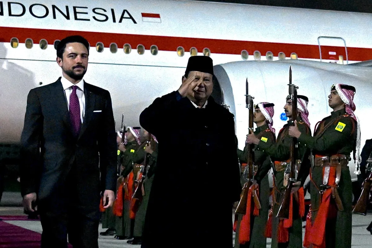 Prabowo Tiba di Amman, Disambut Putra Mahkota Yordania dan Dikawal Jet Tempur F-16