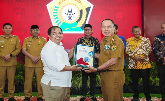 Gubernur Sultra Serahkan LKPD 2025 ke BPK, Tekankan Transparansi dan Akuntabilitas Keuangan