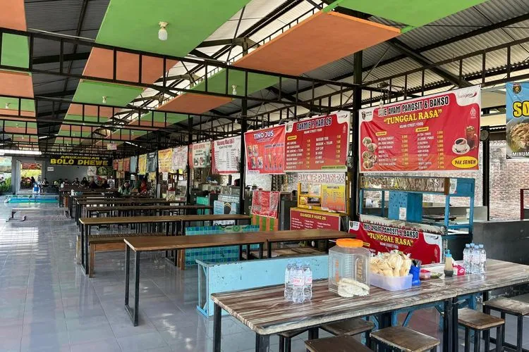 PKL Ngawi Street Food Keluhkan Pembeli Sepi dan Harga Bahan Makanan yang Meroket