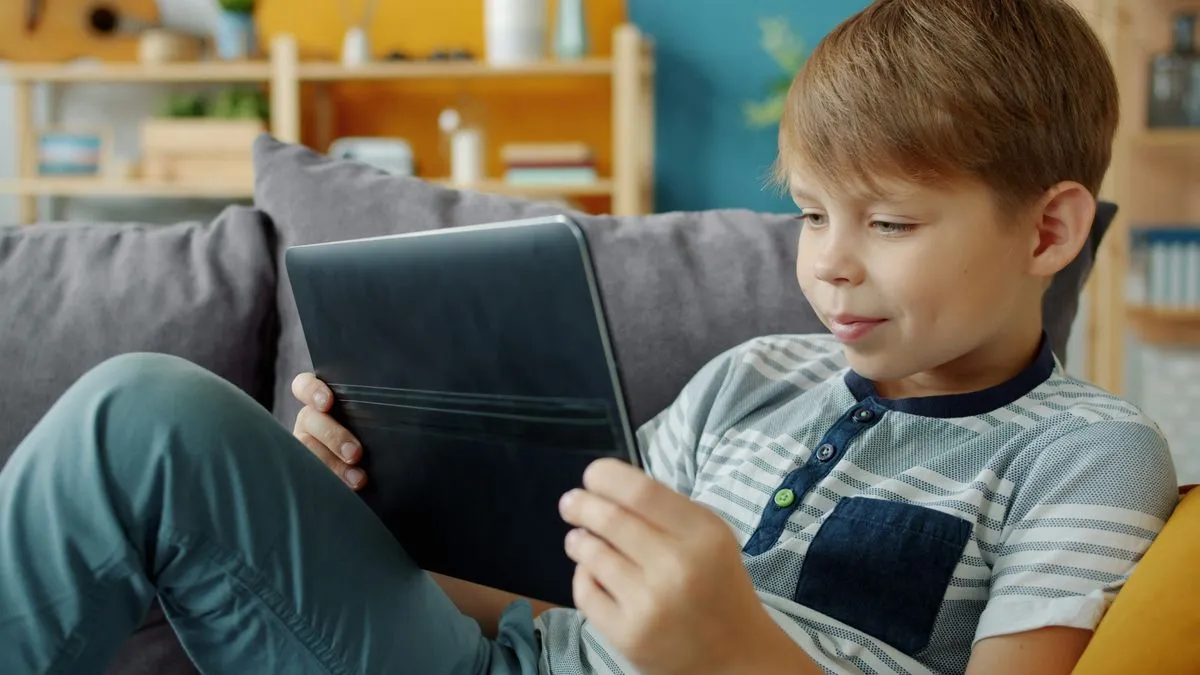 Konten Video Cepat di Gadget Dinilai Berisiko bagi Perkembangan Anak
