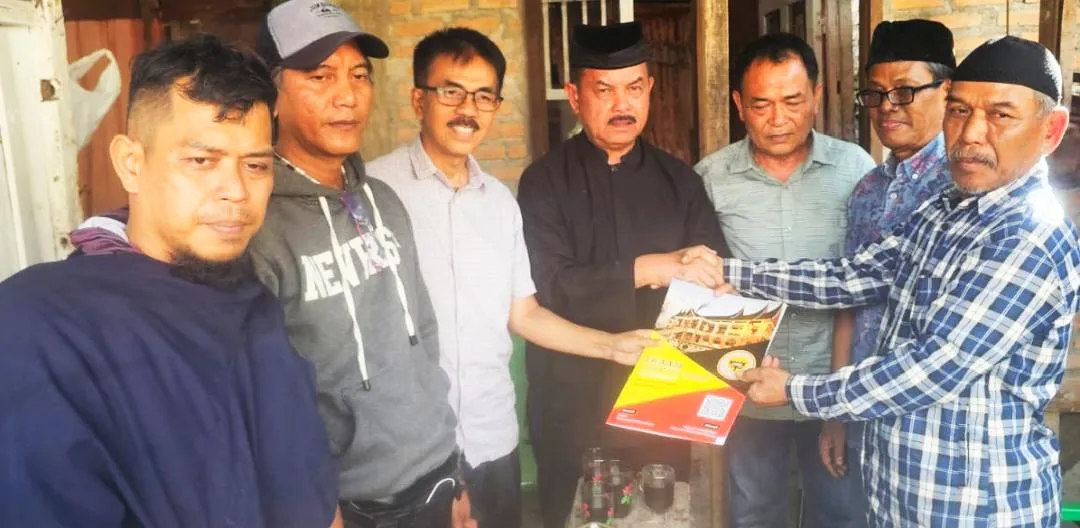 Ketua LKAAM Sumbar Melayat ke Rumah Duka Karim, Minta Pengusutan Transparan dan Adil