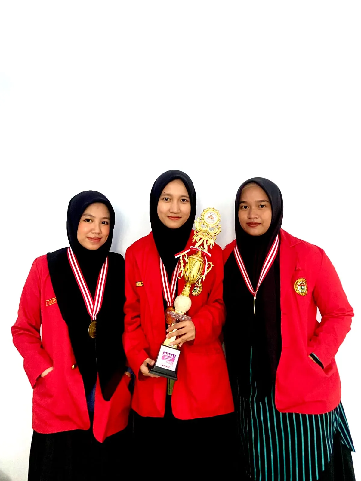Tim Mahasiswa FMIPA Unhas Juara 1 Kompetisi Sains Data Gammafest 2023 di IPB