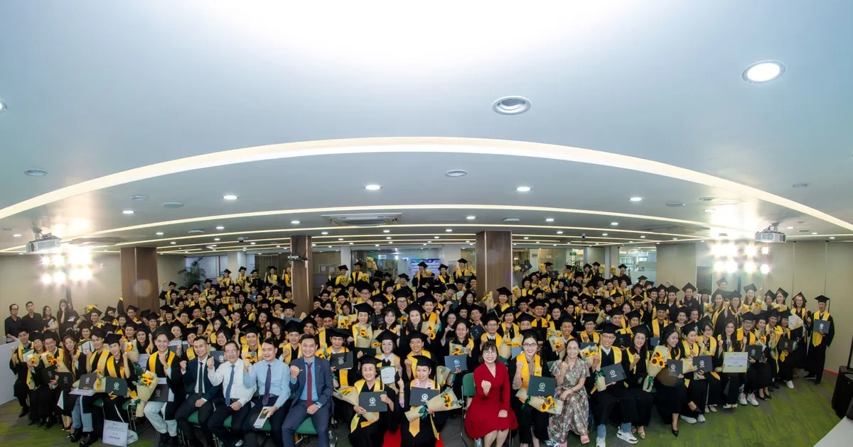 Hampir 300 Konsultan Kesehatan Nutrilite Lulus Pelatihan Institut Gizi Nasional Vietnam
