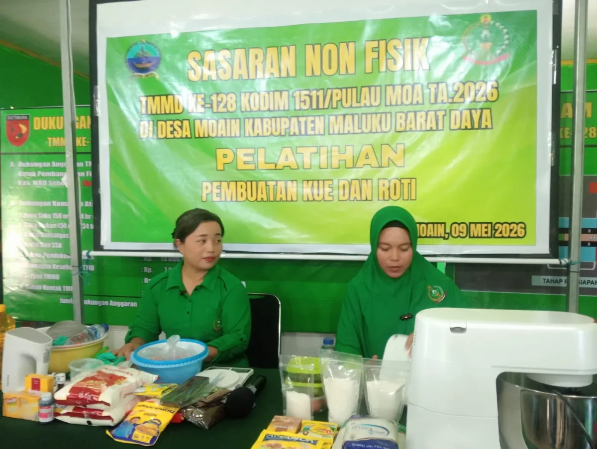 Ibu Rumah Tangga di Desa Moain Ikuti Pelatihan Kue dan Roti dalam Program TMMD ke-128
