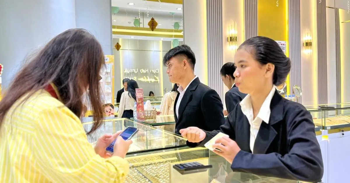 Ketegangan Timur Tengah Angkat Harga Emas Global, Permintaan Dalam Negeri Menguat Jelang Musim Perayaan