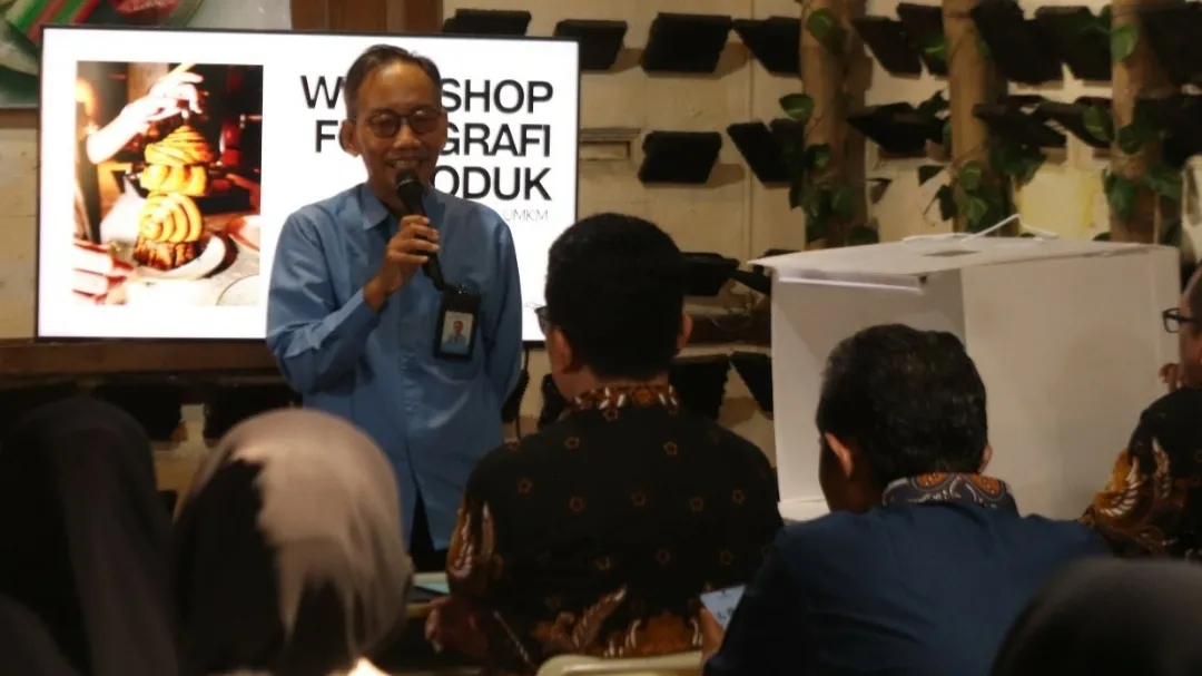 UNS Gelar Pelatihan Foto, Video, dan Google Gemini untuk Dukung Branding “Kampung Kuliner Halal” Kauman Solo