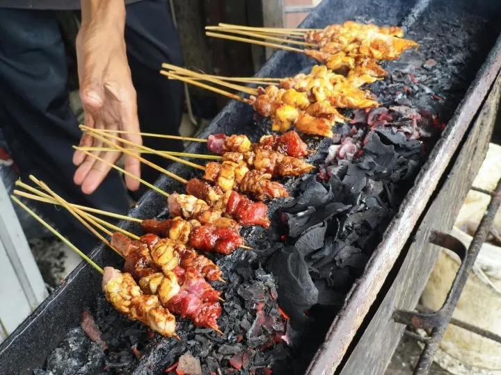 TasteAtlas Rilis 10 Street Food Indonesia Terbaik, dari Sate Kambing hingga Nasi Uduk