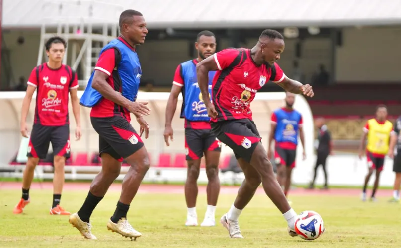 Persipura Jayapura Jalani Official Training dan Konferensi Pers Jelang Hadapi Deltras FC