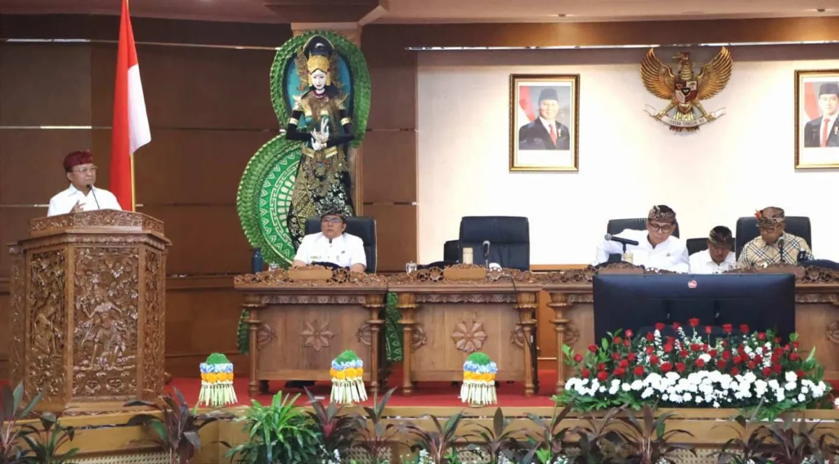 Gubernur Koster Apresiasi Pansus TRAP DPRD Bali dalam Sidang Paripurna ke-28