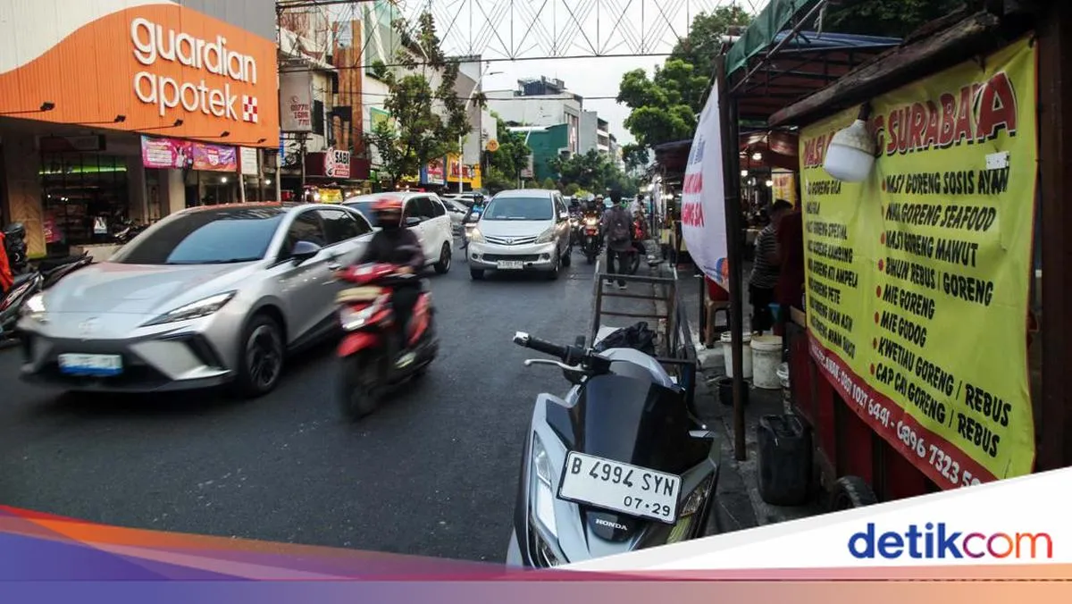 Street Food Jalan Sabang Tetap Diminati Wisatawan Meski Dinilai Masih Banyak Kekurangan