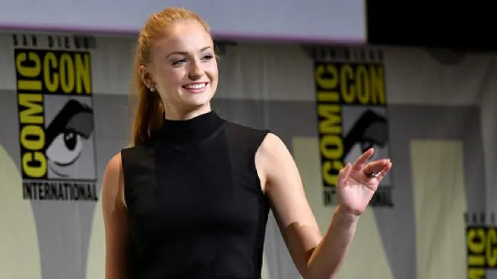 Amazon MGM Studios Menunda Sementara Produksi Serial Tomb Raider akibat Cedera Sophie Turner