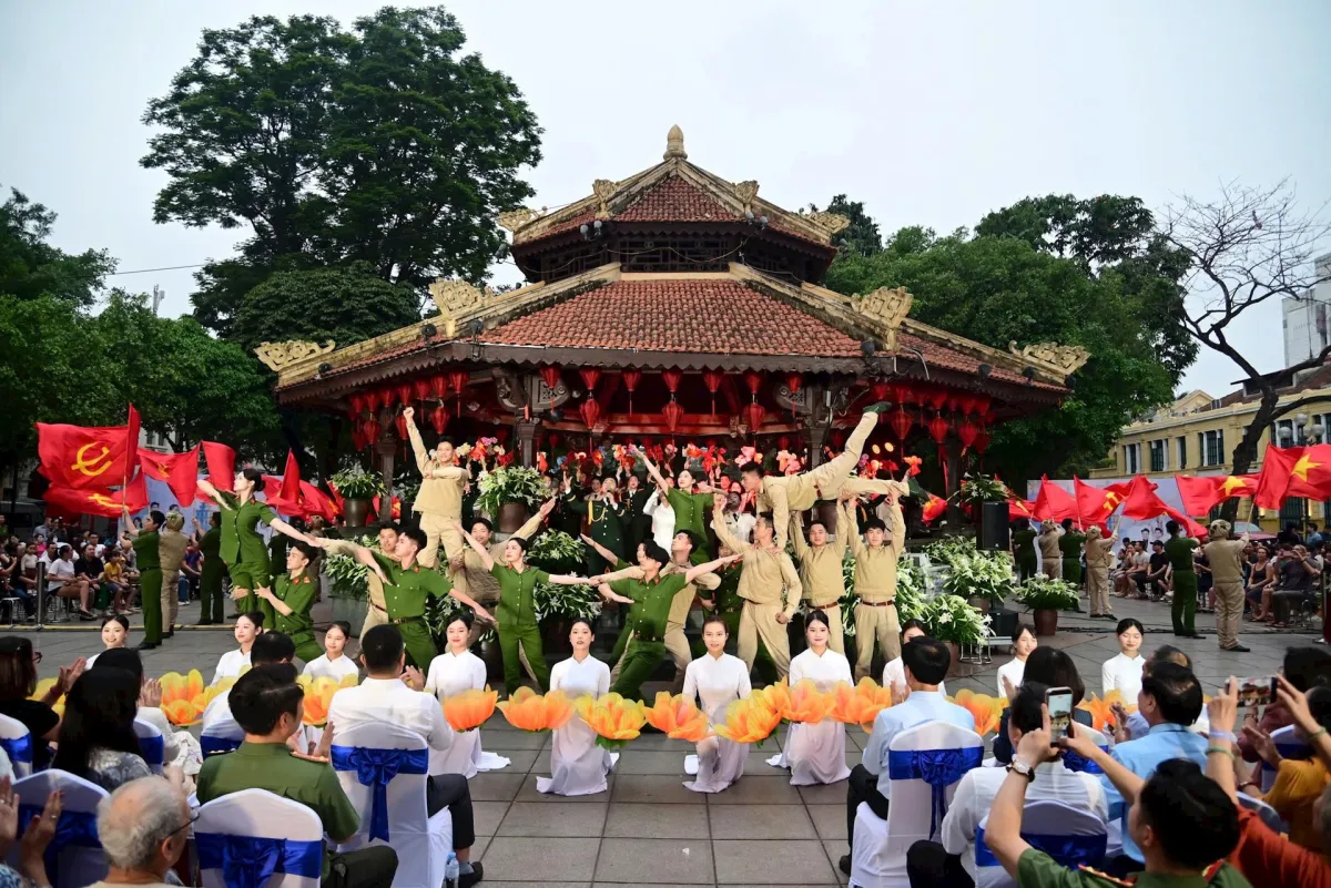 Konser “Hanoi yang Damai” Hadirkan Perpaduan Musik, Emosi, dan Pesan Kepedulian Lingkungan