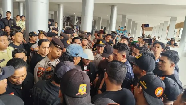 Aliansi Ormas Kukar Gelar Aksi Damai di Tangga Arung Square, Soroti Transparansi dan SDM Lokal