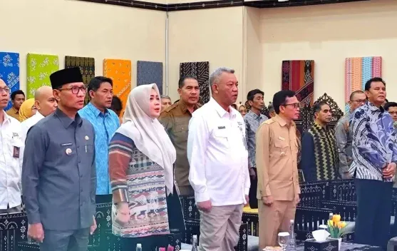 Pemkab Lombok Tengah Serahkan LKPD 2025 Tepat Waktu, Bupati Tekankan Transparansi dan Akuntabilitas