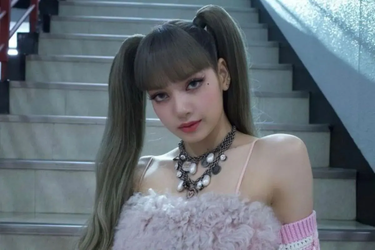 Lisa BLACKPINK dan Anyma Rilis Lagu Kolaborasi "Bad Angel"
