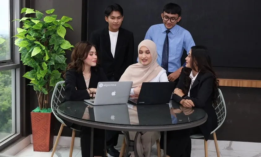 Startup Mindset Dinilai Penting bagi Mahasiswa Informatika di Tengah Perubahan Teknologi Cepat