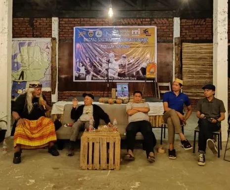 Forum Sastra Kepulauan Gelar Bincang Sastra dan Seni Pertunjukan Bertema “Menyulam Kenangan” di Baubau