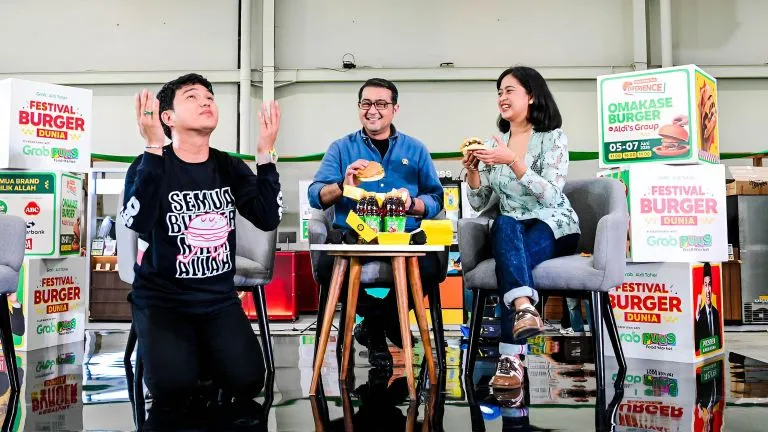 GrabFood Gelar Festival Burger Dunia di Chillax Sudirman, Gandeng Aldi Taher