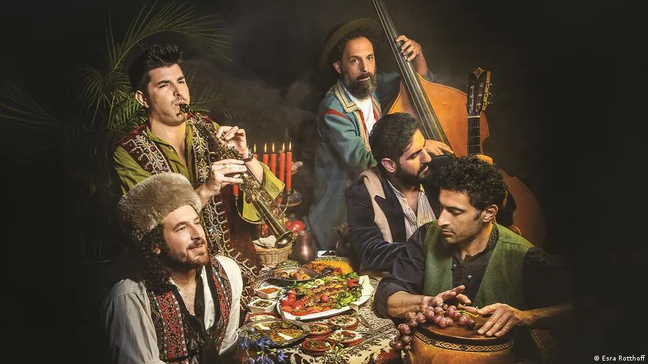 Sistanagila, Ensambel Berlin yang Mempertemukan Musisi Iran dan Israel Lewat Musik
