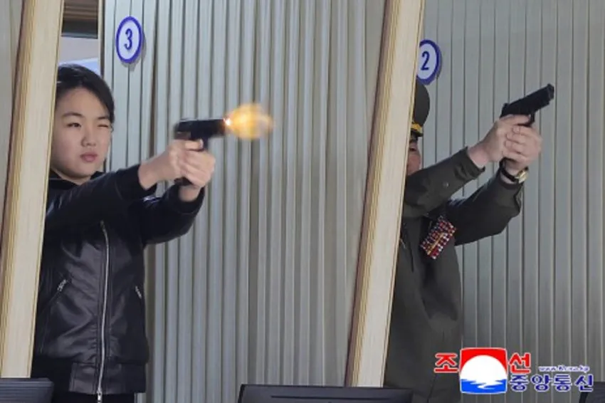 Media Korea Utara Rilis Foto Kim Ju-ae Menembakkan Pistol, Spekulasi Soal Suksesi Mencuat