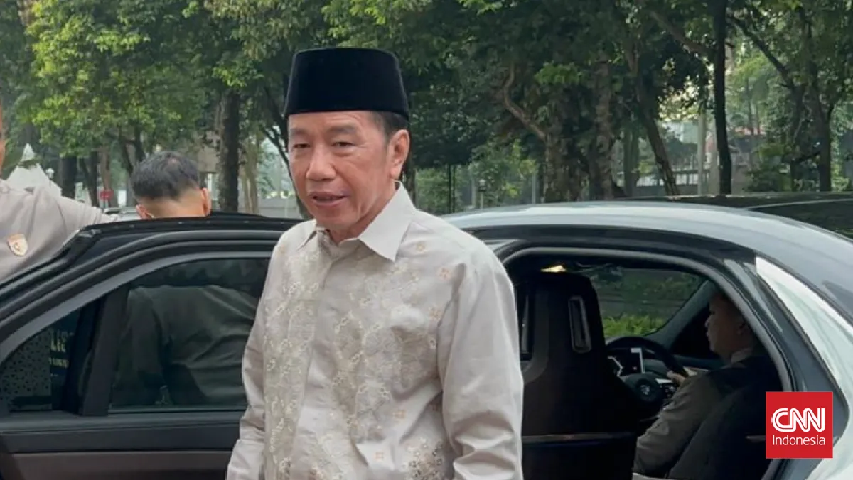 Jokowi Unggah Momen Anak Muda Joget Lagu Viral "Mas Bahlil Ganteng" di Depan Rumahnya di Solo
