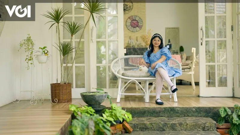 Shakirra Vier Rilis Single “DM”, Cerita Jatuh Cinta yang Berawal dari Pesan Singkat