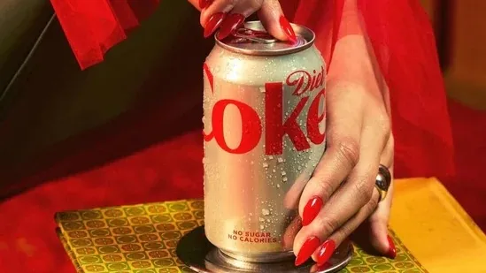 Kelangkaan Diet Coke di India Picu Tren ‘Diet Coke Party’ di Kalangan Anak Muda