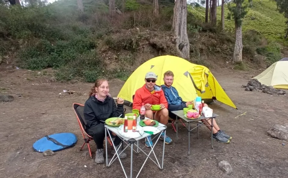 Tren Mendaki dan Camping Kian Populer, Jual Beli Alat Outdoor hingga Kuliner Lokal Ikut Terdongkrak