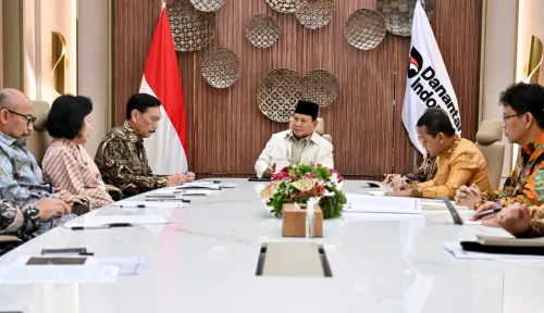 Presiden Prabowo Bahas Dampak Konflik Timur Tengah pada Ekonomi Global dalam Pertemuan dengan DEN dan Menteri
