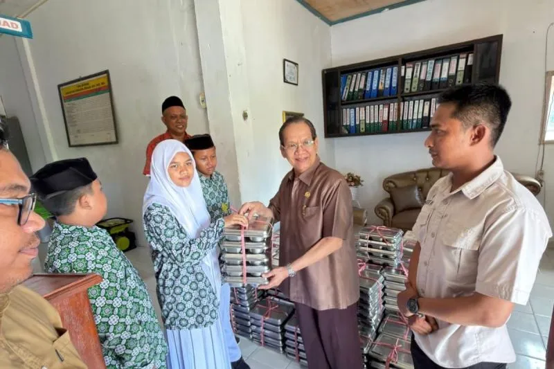 Anggota Komisi II DPR Ingatkan Dapur MBG di Parigi Moutong Selektif Pilih Bahan dan Jaga Sanitasi