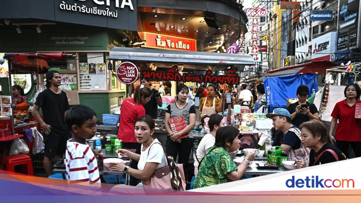 Aturan Ketat Ancam Keberlangsungan Street Food di Bangkok