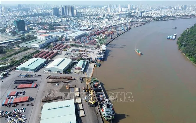 Dunia Usaha dan Industri Berupaya Mengatasi Gangguan Transportasi Maritim