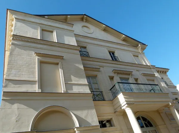 Nuit des Musées 2026: Istana Raja Roma di Rambouillet Buka Gratis dengan Tur Malam, Musik, dan Pameran Seni